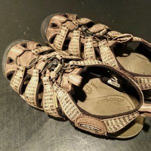 Keen Clearwater CNX size 8